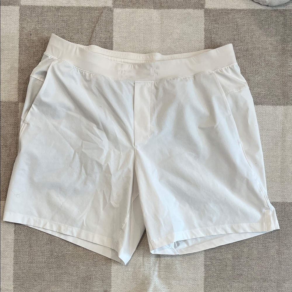 lululemon athletica Men's Zeroed In Shorts in White